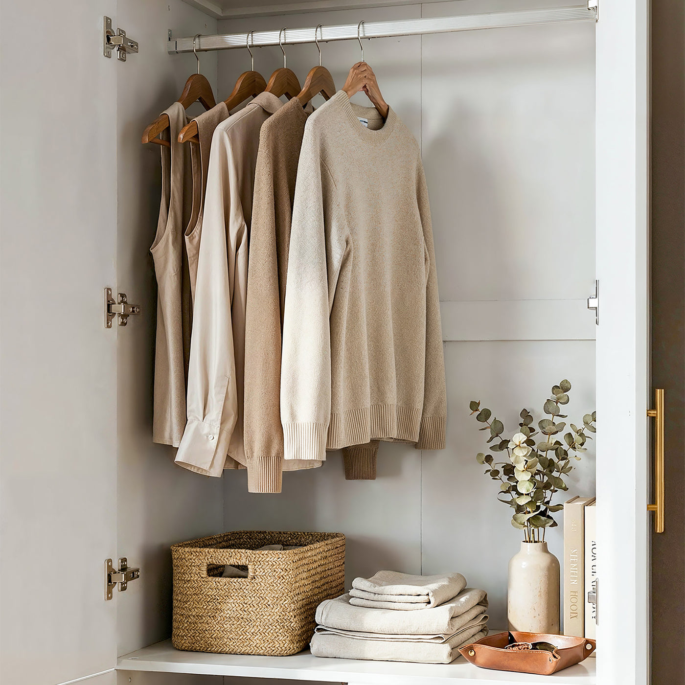 81 cm Modern White 4-Door Armoire
